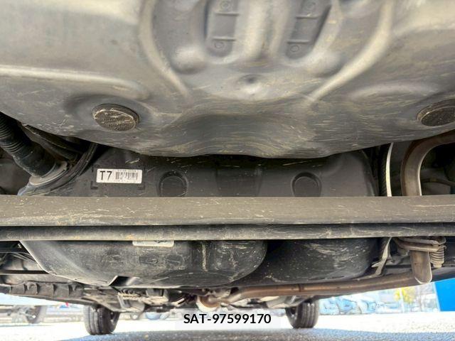 Toyota VITZ 2011-07 3779359-27