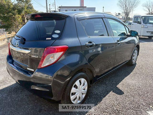 Toyota VITZ 2011-07 3779359-2