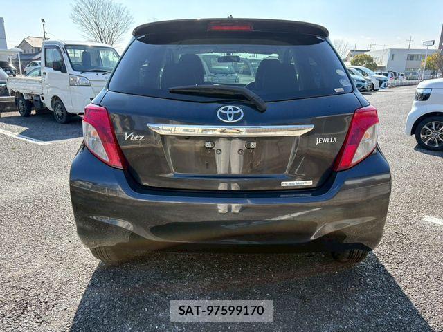 Toyota VITZ 2011-07 3779359-6