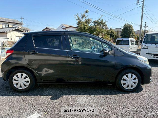 Toyota VITZ 2011-07 3779359-7