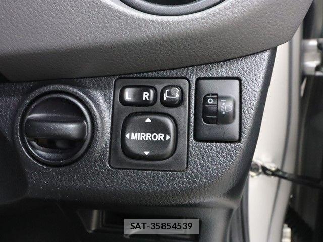 Toyota VITZ 2015-07 4051122-17