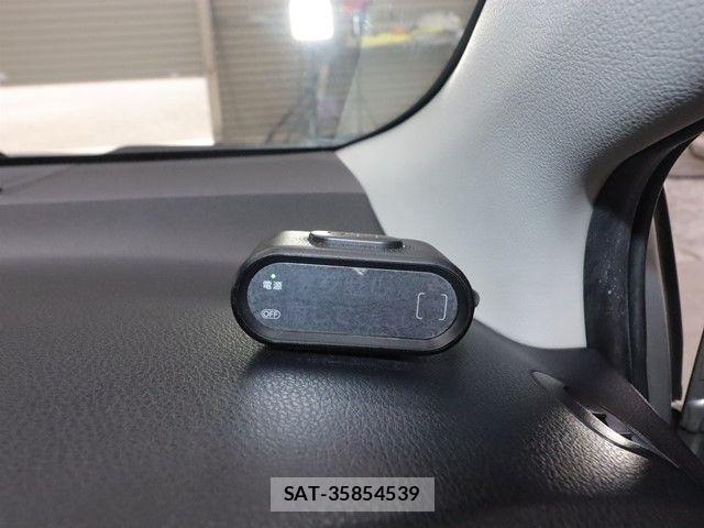 Toyota VITZ 2015-07 4051122-18