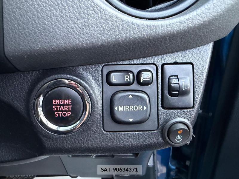 Toyota VITZ 2014-05 1320523-27