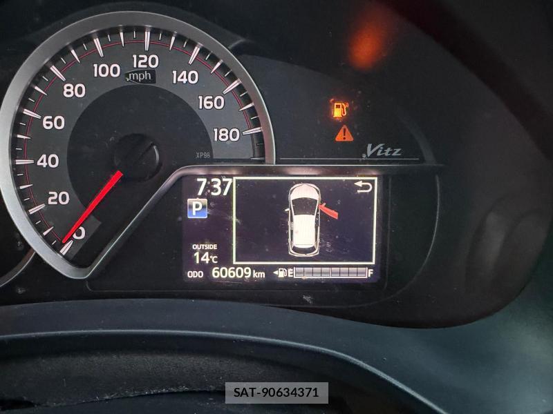 Toyota VITZ 2014-05 1320523-31