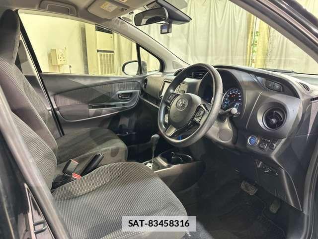 Toyota VITZ 2017-03 4373431-8