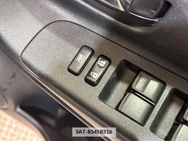 Toyota VITZ 2017-03 4373431-15