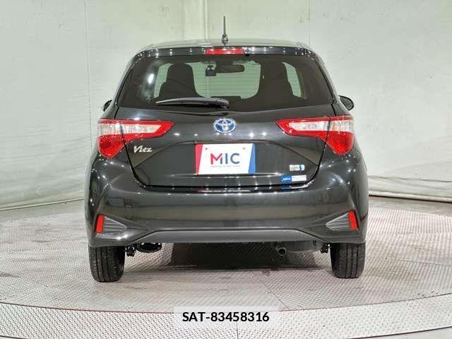 Toyota VITZ 2017-03 4373431-5