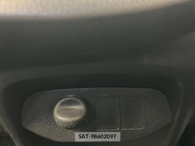 Toyota VITZ 2016-07 4395684-11
