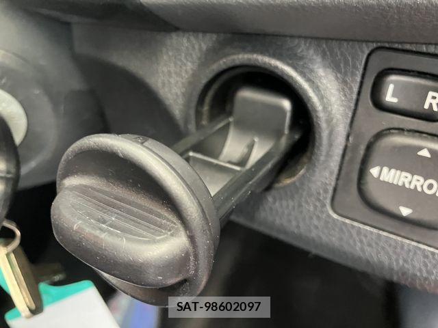 Toyota VITZ 2016-07 4395684-19