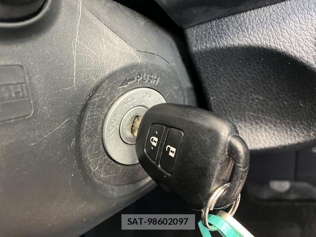 Toyota VITZ 2016-07 4395684-20