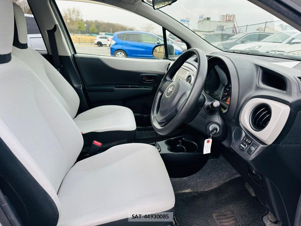 Toyota VITZ 2011 3926110-11