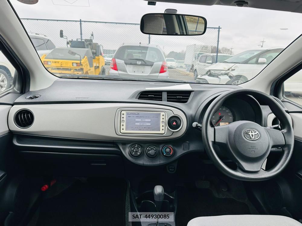 Toyota VITZ 2011 3926110-12