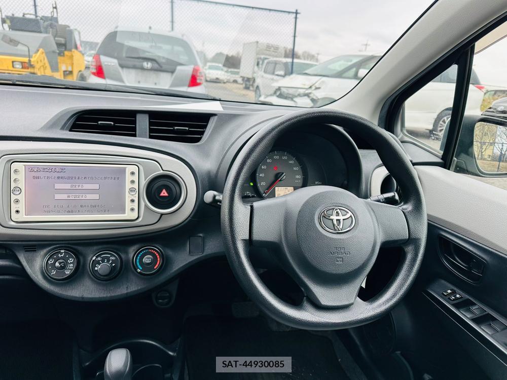 Toyota VITZ 2011 3926110-13
