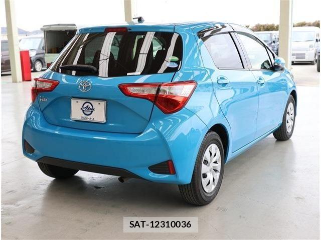 Toyota VITZ 2017-06 5882099-4