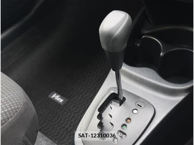 Toyota VITZ 2017-06 5882099-7