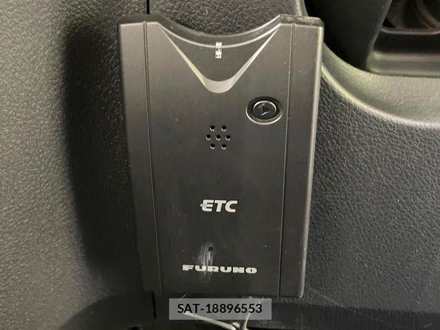 Toyota VITZ 2014-08 6022360-4