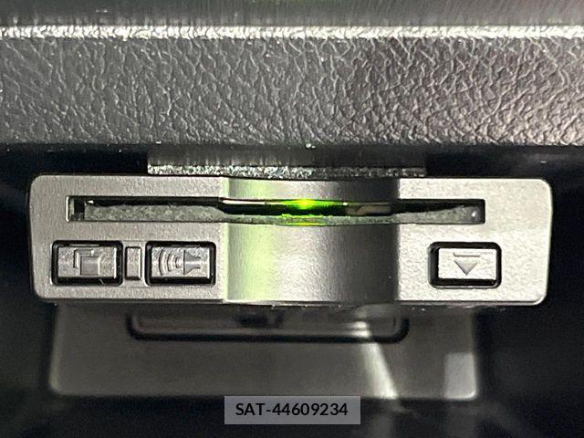 Toyota VITZ 2013-06 6022374-4