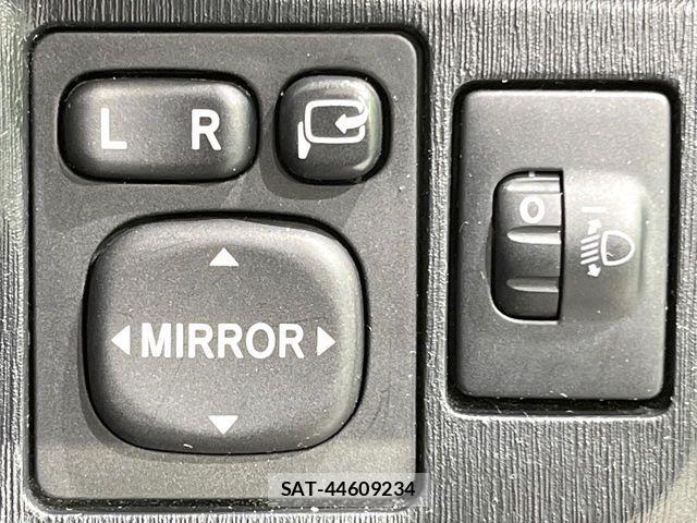 Toyota VITZ 2013-06 6022374-5