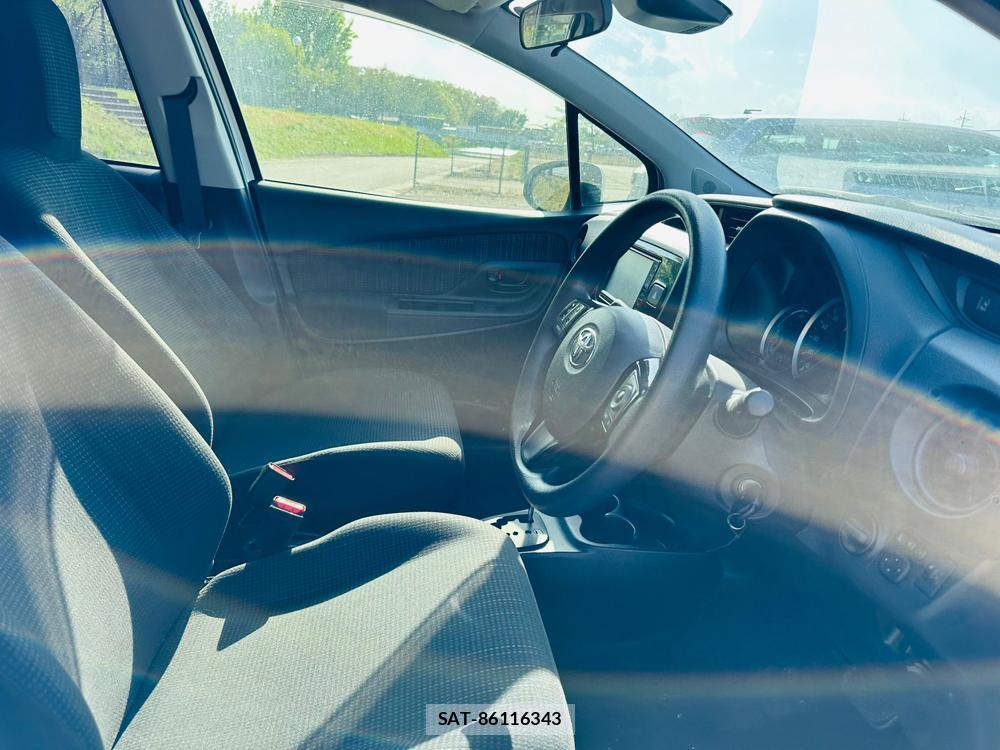 Toyota VITZ 2019 5852478-11