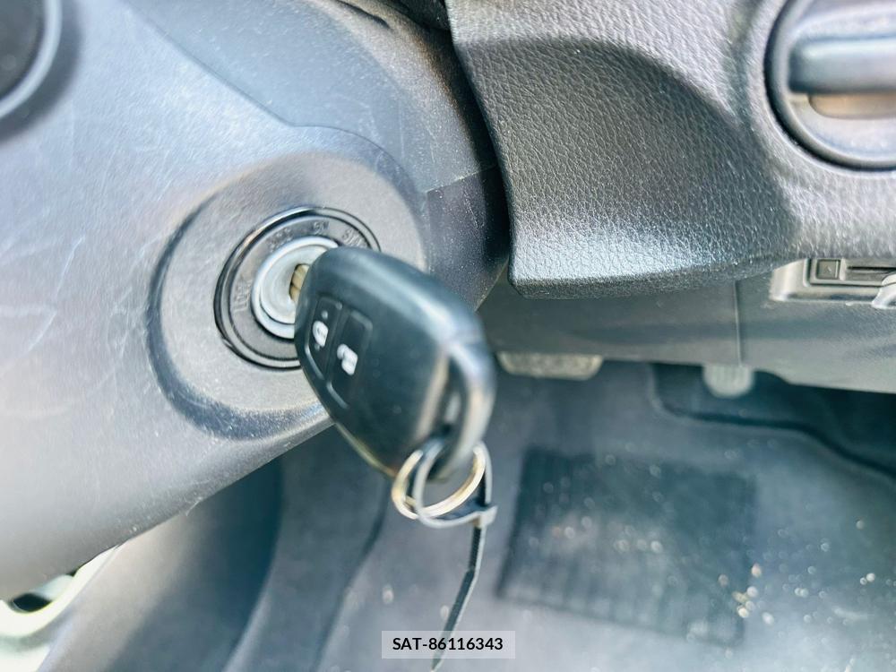 Toyota VITZ 2019 5852478-16