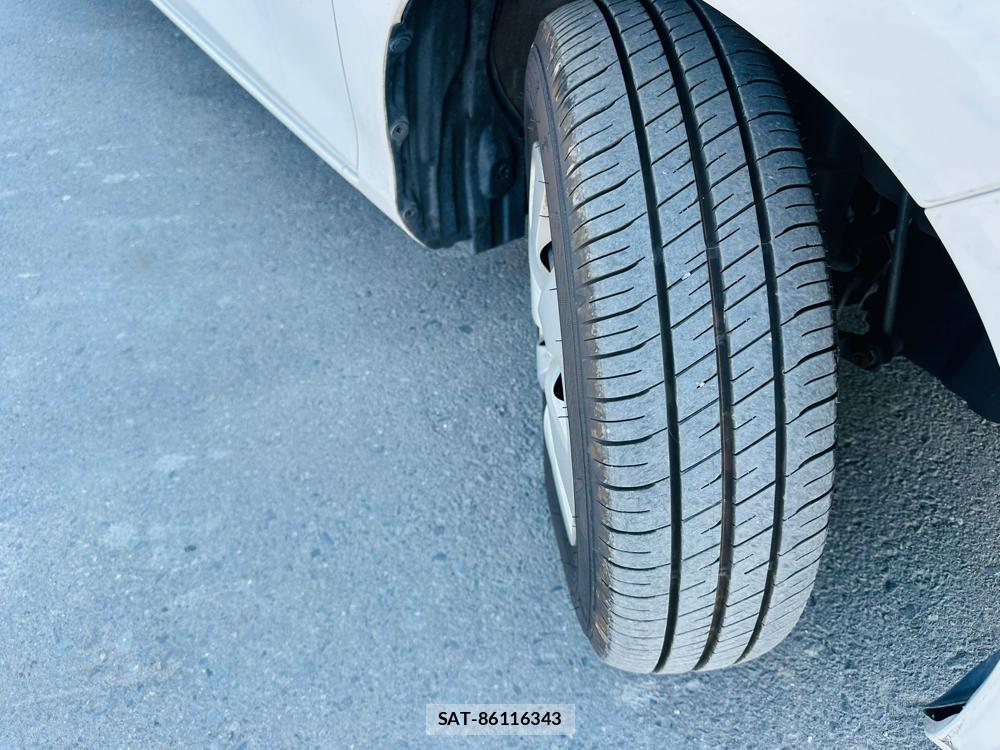 Toyota VITZ 2019 5852478-33