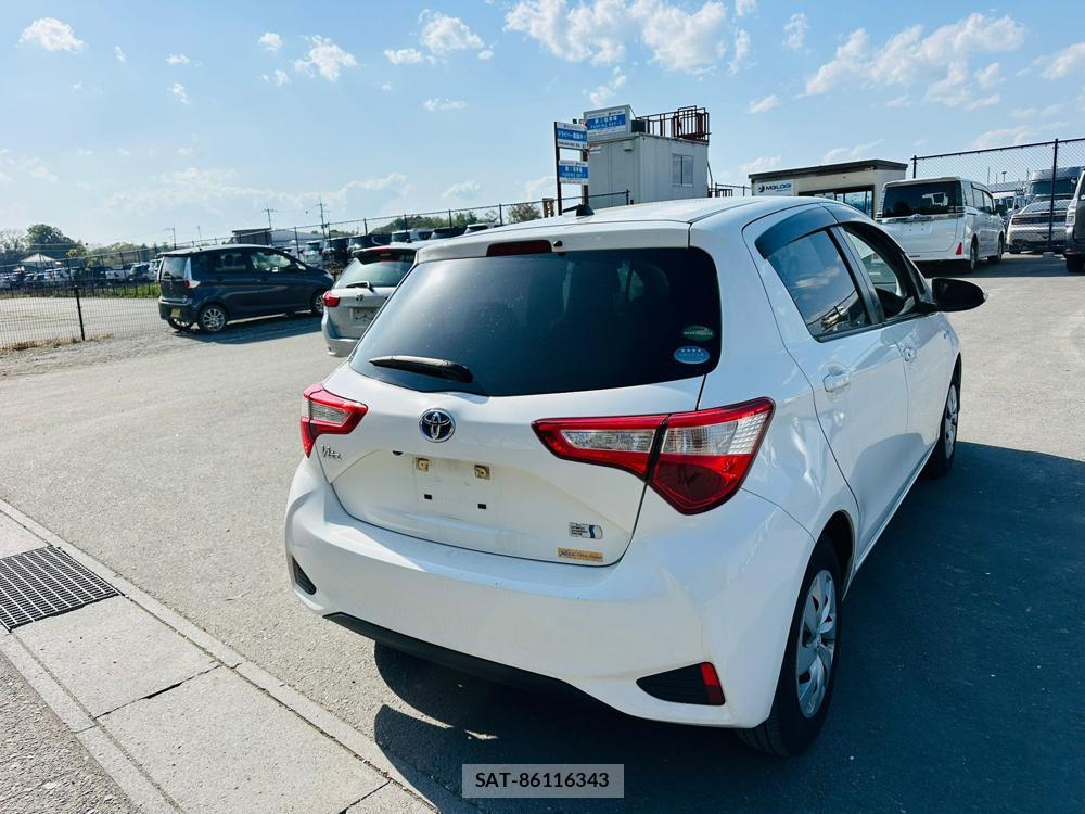 Toyota VITZ 2019 5852478-4