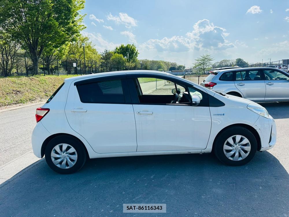 Toyota VITZ 2019 5852478-5