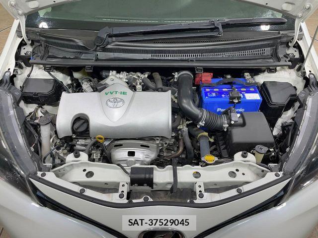 Toyota VITZ 2015-04 6220903-17