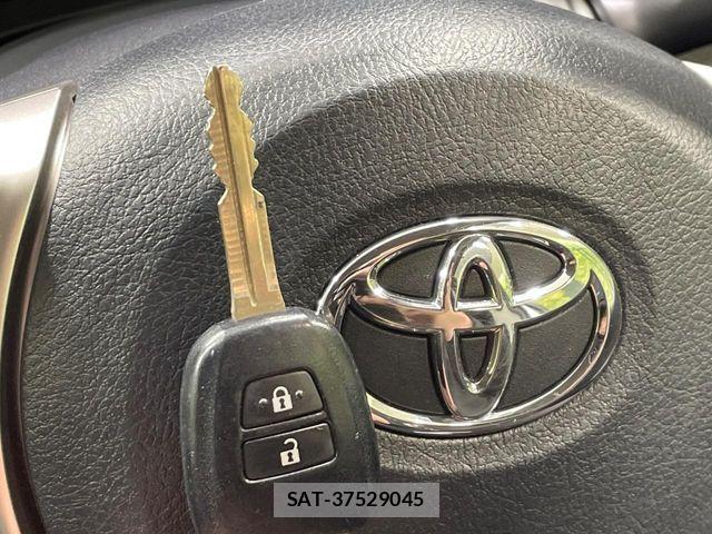 Toyota VITZ 2015-04 6220903-6
