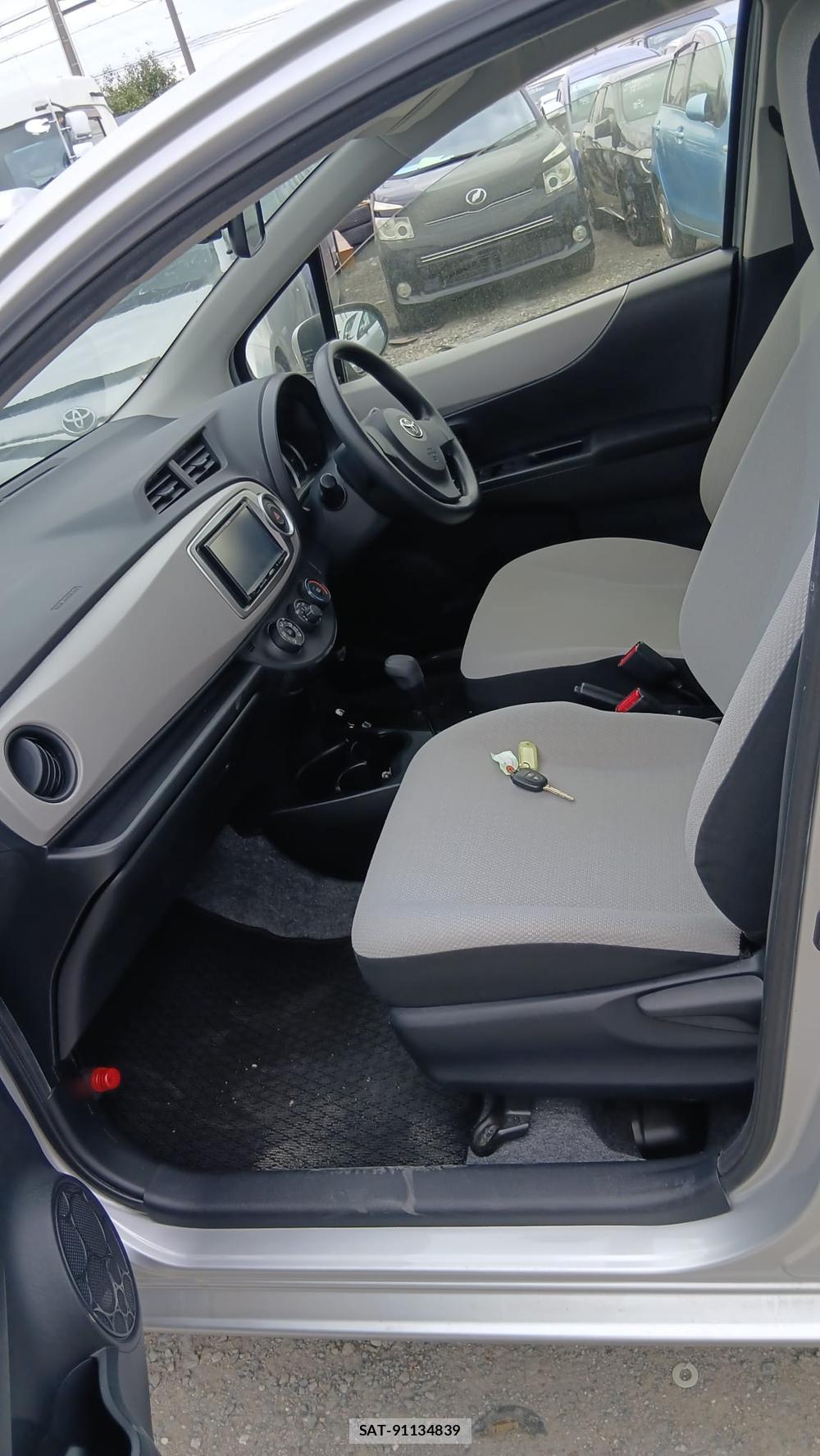 Toyota VITZ 2014 1346434-10