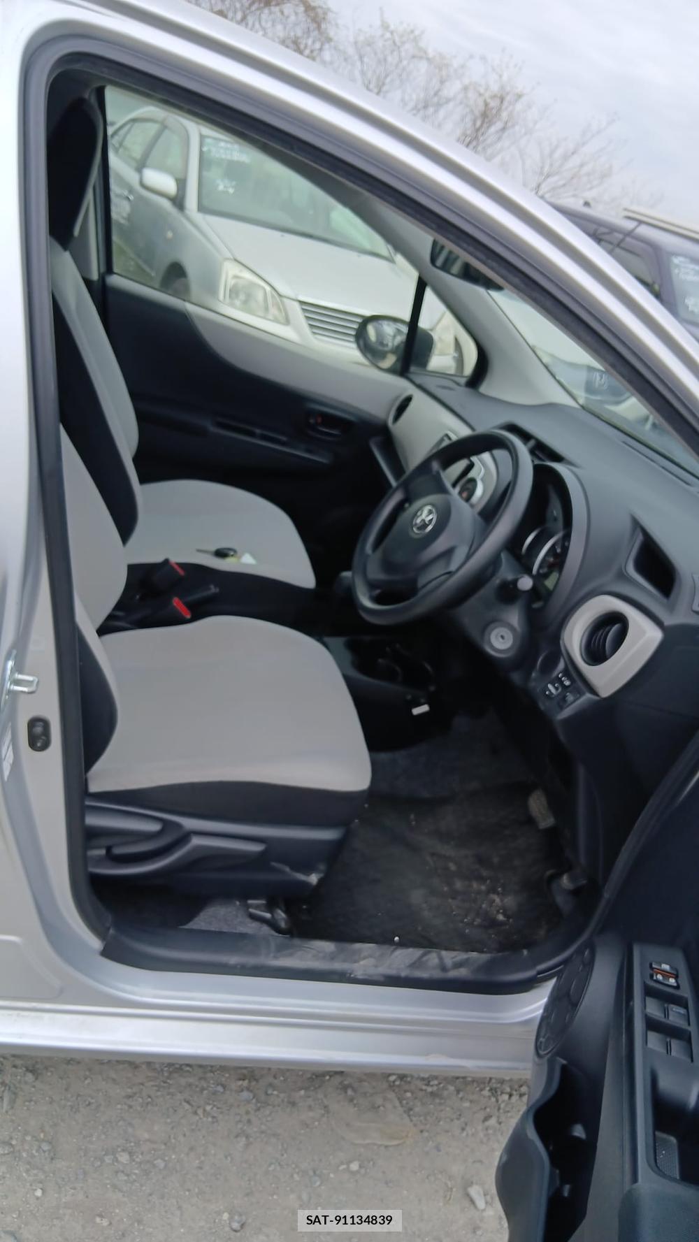 Toyota VITZ 2014 1346434-11