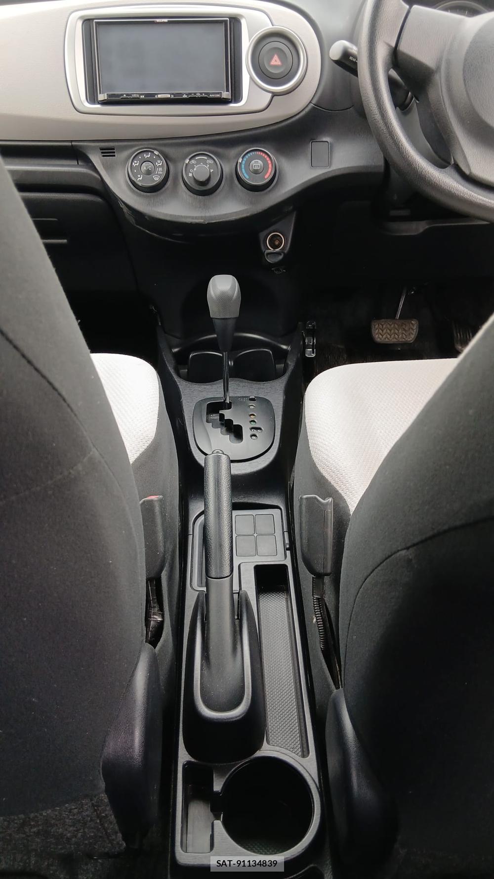 Toyota VITZ 2014 1346434-17