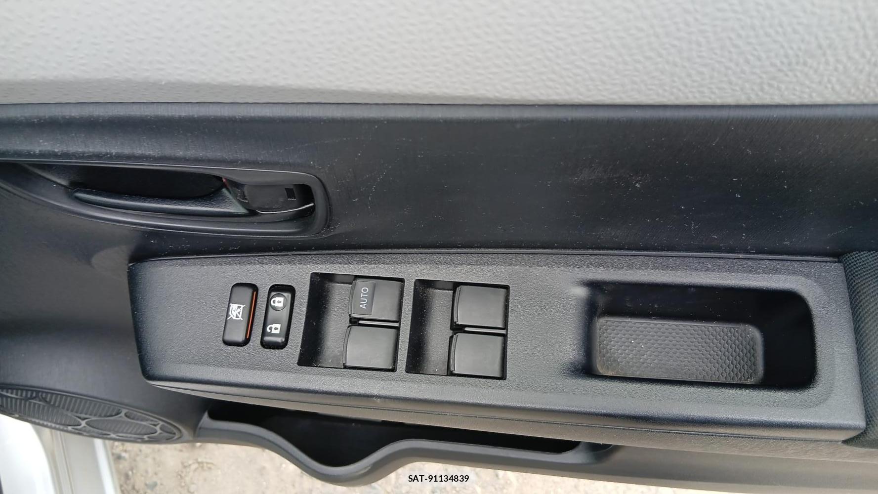 Toyota VITZ 2014 1346434-19