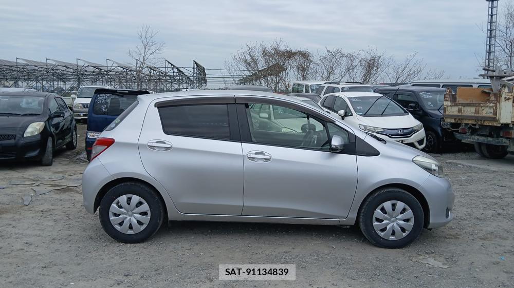 Toyota VITZ 2014 1346434-5