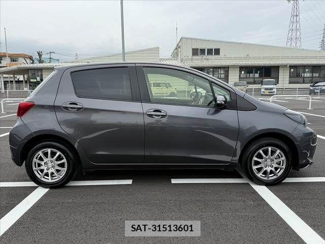 Toyota VITZ 2015-06 6615483-10