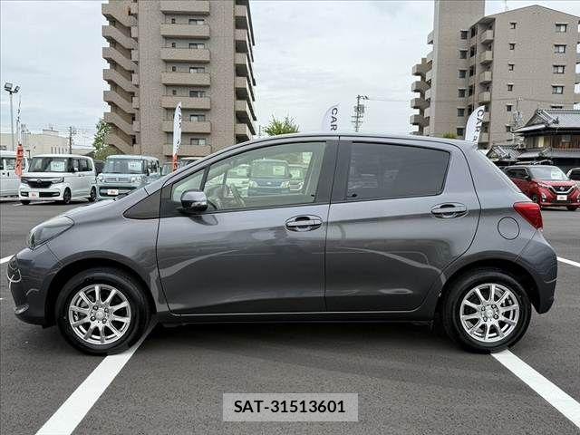 Toyota VITZ 2015-06 6615483-11