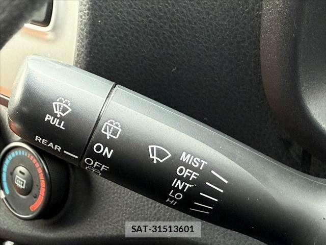 Toyota VITZ 2015-06 6615483-21