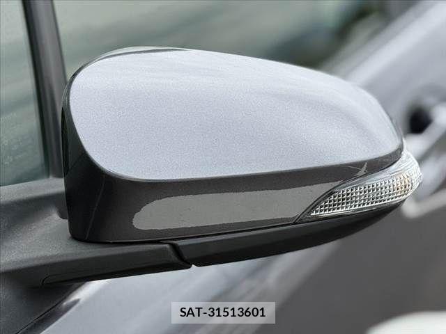 Toyota VITZ 2015-06 6615483-26