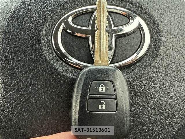 Toyota VITZ 2015-06 6615483-5