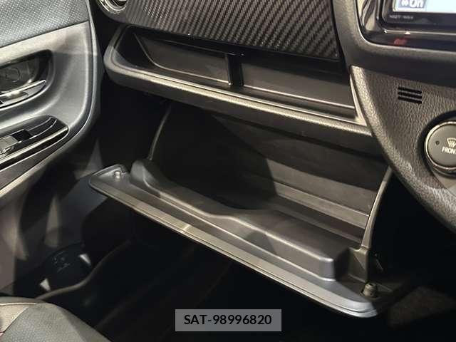 Toyota VITZ 2016-05 6674050-25