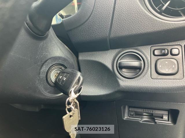 Toyota VITZ 2019-12 6678639-11