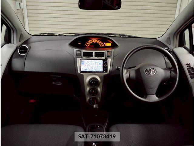 Toyota VITZ 2010-02 6753782-15