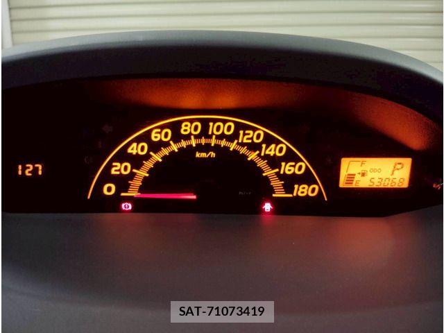 Toyota VITZ 2010-02 6753782-18