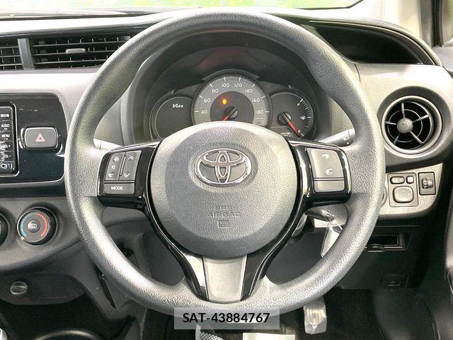 Toyota VITZ 2018-04 6817835-10