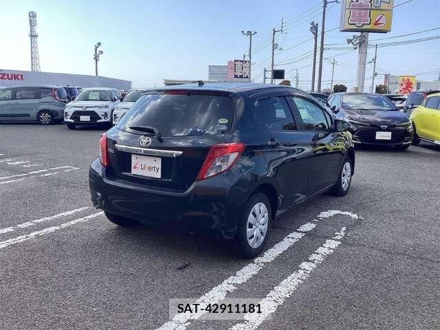 Toyota VITZ 2013-10 6919752-4