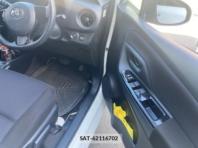Toyota VITZ 2015-12 6914977-10