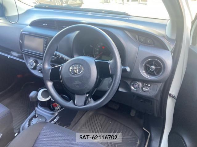Toyota VITZ 2015-12 6914977-12