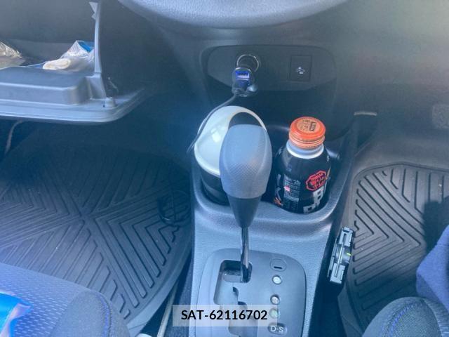 Toyota VITZ 2015-12 6914977-19