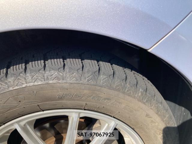 Toyota VITZ 2008-07 6914988-9