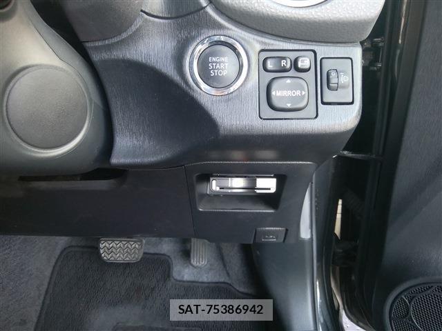 Toyota VITZ 2012-06 6999047-13